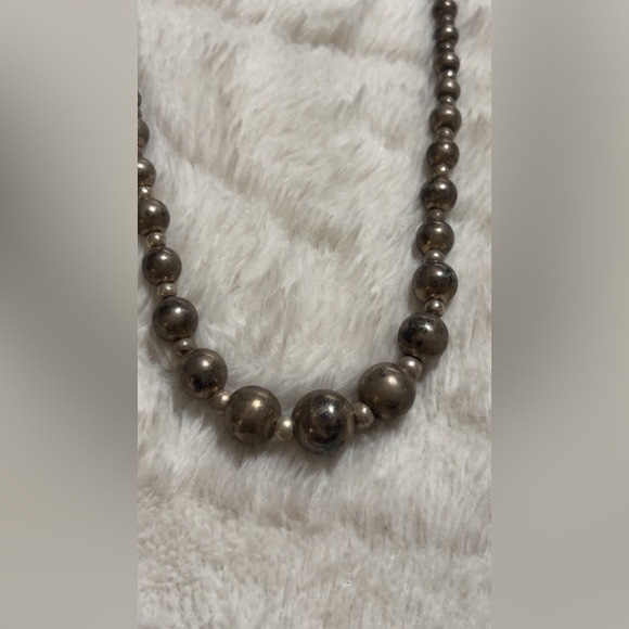 Jewelry - Elegant Brown Beaded Necklace